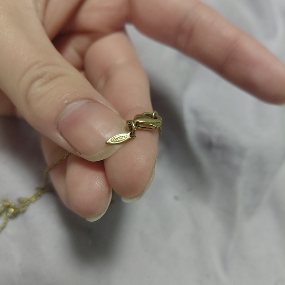 Vintage Avon Goldtone Necklace with Crystal Accents - Picture 3 of 3